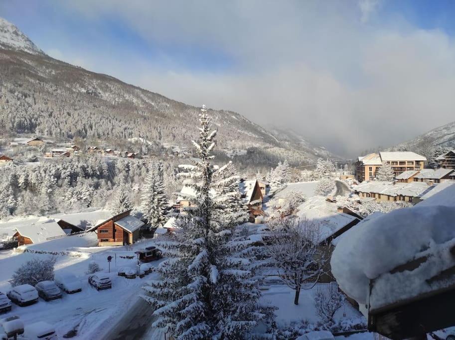 Appartement Vue Montagne, Cosy Et Chaleureux Briançon Exteriör bild