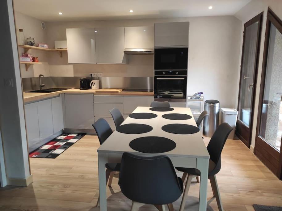 Appartement Vue Montagne, Cosy Et Chaleureux Briançon Exteriör bild