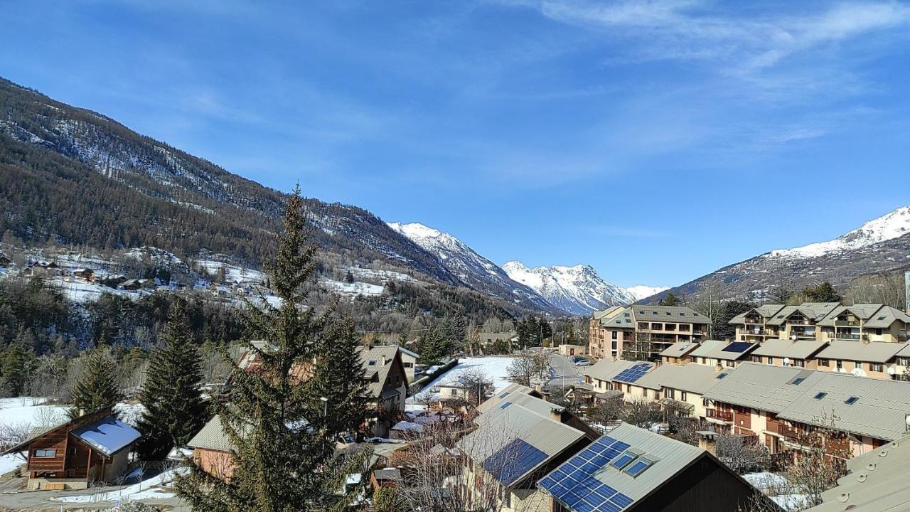 Appartement Vue Montagne, Cosy Et Chaleureux Briançon Exteriör bild